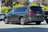Used 2022 Chrysler Pacifica Touring-L image 6