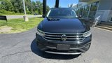 Used 2022 Volkswagen Tiguan SE w/ Panoramic Sunroof Package image 3