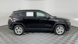 Used 2024 Jeep Compass Latitude image 3