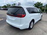 Used 2023 Chrysler Pacifica Touring-L image 3
