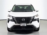 Used 2024 Nissan Rogue SV image 2
