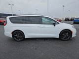 New 2025 Chrysler Pacifica Limited w/ Uconnect Theater Family Group image 6