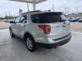 Used 2018 Ford Explorer XLT image 4