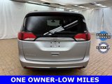 Used 2017 Chrysler Pacifica Touring-L image 6