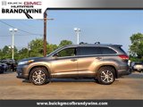 Used 2019 Toyota Highlander XLE image 2
