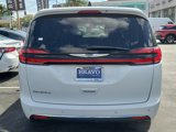 Used 2023 Chrysler Pacifica Touring-L image 4