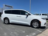 Used 2023 Chrysler Pacifica Touring-L image 3