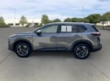 Used 2024 Nissan Rogue SV image 4