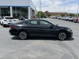Used 2022 Volkswagen Jetta SEL image 2