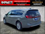 New 2025 Chrysler Pacifica Select image 2