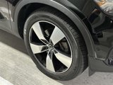 Used 2019 Volvo XC40 T5 Momentum image 4