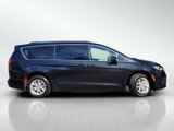Used 2022 Chrysler Pacifica Touring-L image 4