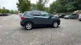 Certified 2022 Chevrolet Trax LT w/ LT Convenience Package image 2