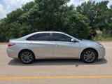 Used 2017 Toyota Camry SE image 4