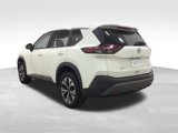 Used 2023 Nissan Rogue SV image 3