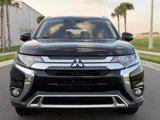 Used 2019 Mitsubishi Outlander SE image 2
