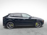 Used 2022 Porsche Cayenne Platinum Edition image 4