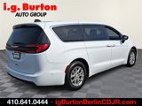 New 2025 Chrysler Pacifica Select image 4