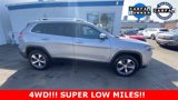 Used 2019 Jeep Cherokee Limited image 2