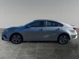 Used 2022 Kia Forte LXS image 4