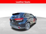 Used 2017 Toyota Highlander XLE image 3