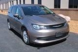 Used 2017 Chrysler Pacifica Touring image 2