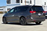 Used 2018 Chrysler Pacifica Touring-L w/ Premium Audio Group image 5