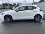 Used 2020 Toyota Yaris XLE image 2