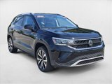 Certified 2024 Volkswagen Taos SE image 3