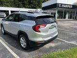 Used 2022 GMC Terrain SLE w/ Driver Convenience Package image 4