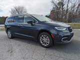 Used 2021 Chrysler Pacifica Touring-L w/ Premium & Safety Sphere Group image 2