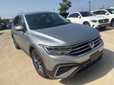 Used 2022 Volkswagen Tiguan SE w/ Panoramic Sunroof Package image 2