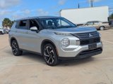 Used 2022 Mitsubishi Outlander ES image 3