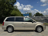 Used 2016 Chrysler Town & Country Touring image 4