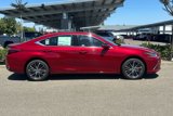 New 2025 Lexus ES 300h w/ Premium Package image 3