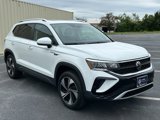 Certified 2024 Volkswagen Taos SE w/ Panoramic Sunroof Package image 3