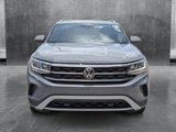Used 2021 Volkswagen Atlas Cross Sport SE w/ Panoramic Sunroof Package image 2