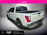 Used 2018 Nissan Titan SV image 4