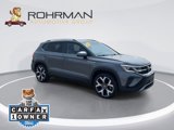 Used 2022 Volkswagen Taos SEL w/ Panoramic Sunroof Package image 2