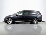 Used 2023 Chrysler Pacifica Limited image 4