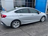 Used 2018 Chevrolet Cruze LT w/ Convenience Package image 2