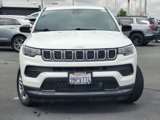 Used 2024 Jeep Compass Sport image 2
