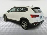 Used 2024 Volkswagen Taos SE image 3