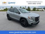 Used 2024 GMC Terrain SLE w/ Driver Convenience Package image 3