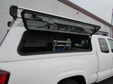 Used 2018 Toyota Tacoma SR image 5