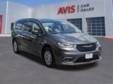 Used 2023 Chrysler Pacifica Touring-L image 3