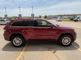 Used 2022 Jeep Grand Cherokee Laredo X image 3