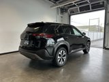 Used 2021 Nissan Rogue SV image 3