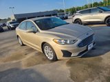 Used 2019 Ford Fusion SE image 2