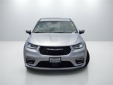 Used 2023 Chrysler Pacifica Touring-L image 3